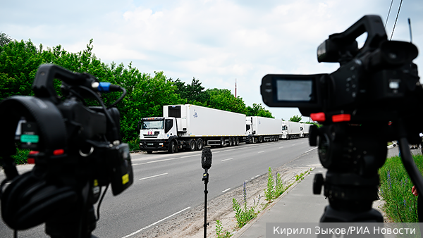 Иностранные журналисты осмотрели рефрижераторы с телами солдат ВСУ