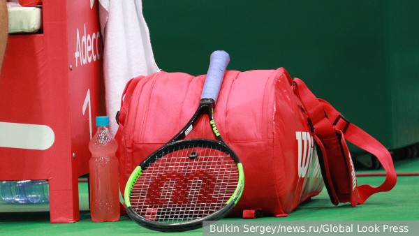 Алькарас одолел Синнера и выиграл Открытый чемпионат Франции по теннису