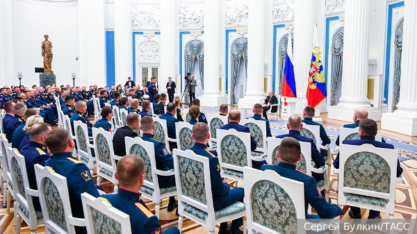 Путин и герои СВО прокричали троекратное «ура» в Кремле