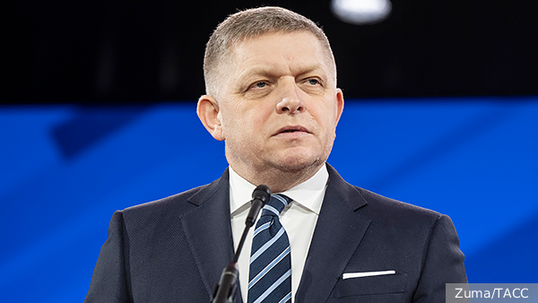 Фицо потребовал отложить новые санкции против России в ЕС