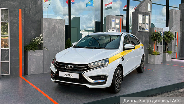 «АвтоВАЗ» показал новую Lada Aura для такси
