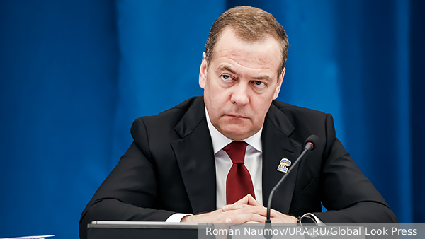 Медведев назвал ЕС русофобской организацией-угрозой