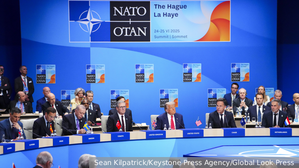 Рар объяснил, почему лидеры Европы преклонили колено перед Трампом на саммите НАТО