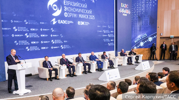 Путин заявил, что хищение Западом активов России ускорит регионализацию платежных систем