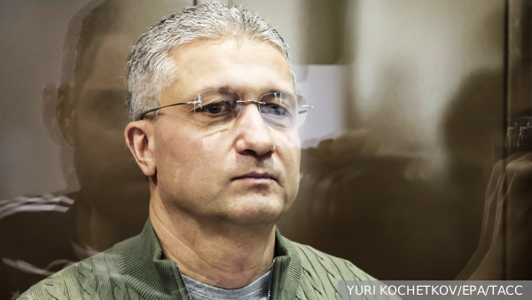 Экс-замглавы Минобороны Иванов приговорен к 13 годам и крупному штрафу