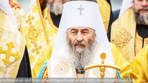 Зеленский лишил гражданства митрополита УПЦ Онуфрия