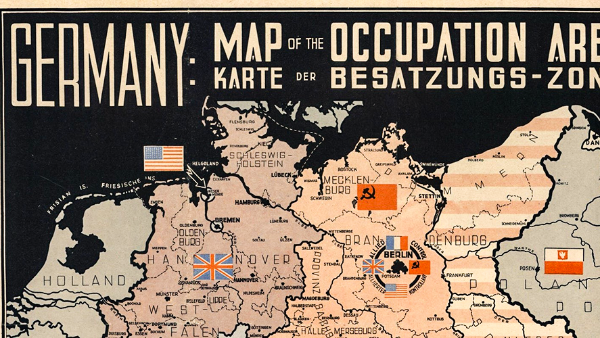 Посольство Германии знамя СССР изобразило как нацистский флаг