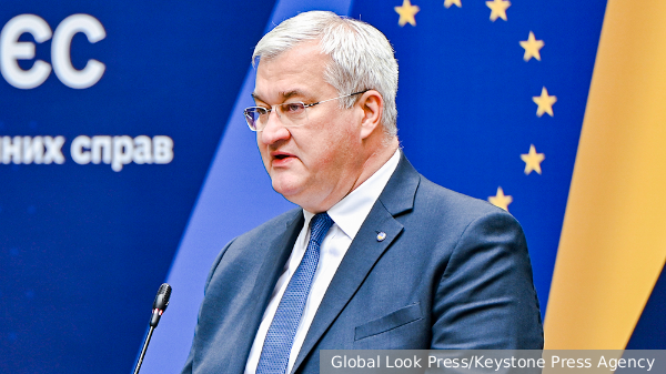 Украина решила сменить послов сразу в 20 странах