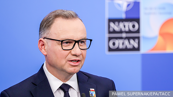 Дуда пригрозил НАТО закрыть аэропорт в Жешуве для поставок помощи Украине