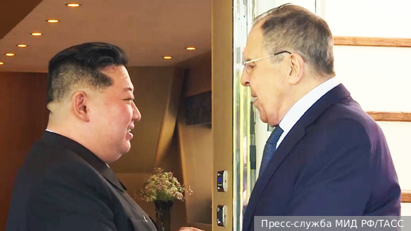 Лавров неожиданно ответил на приветствие Ким Чен Ына