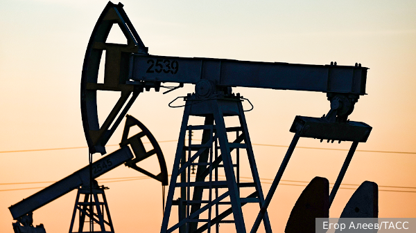 Стало известно о планах ЕС снизить потолок цен на российскую нефть