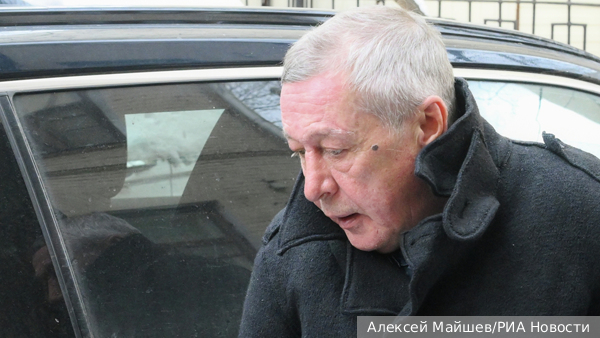 СМИ сообщили о расставании Ефремова с женой после 23 лет брака