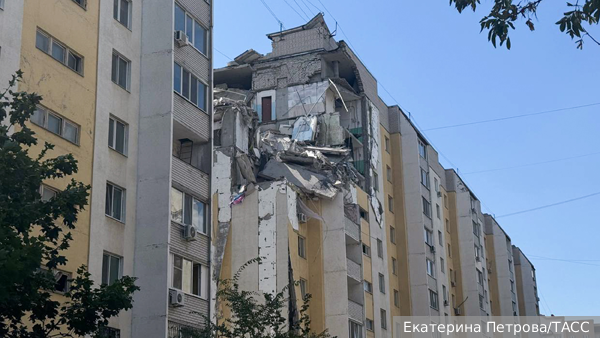 Число жертв взрыва газа в жилом доме Саратове достигло шести
