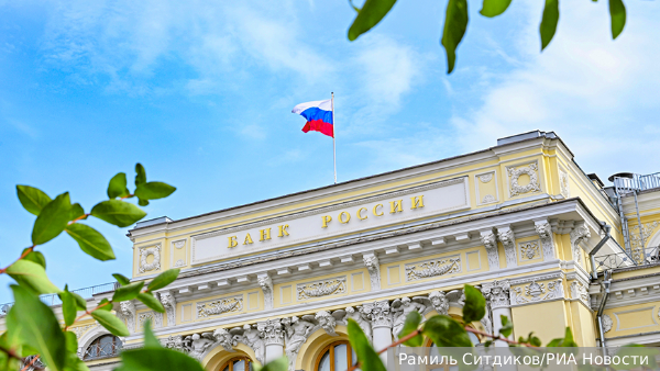 Когда россияне снова смогут покупать дома и машины