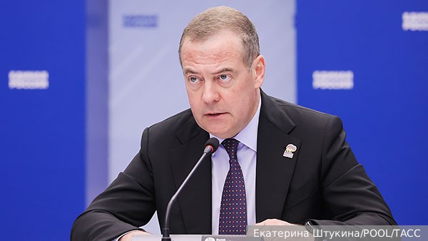 Медведев: Трамп размазал Европу торговой сделкой с Брюсселем