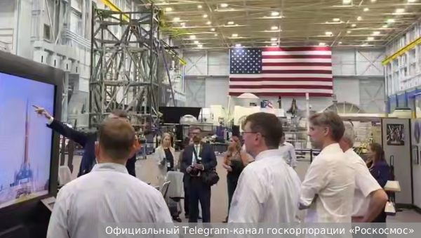 Глава Роскосмоса посетил ЦУП американского сегмента МКС в Хьюстоне