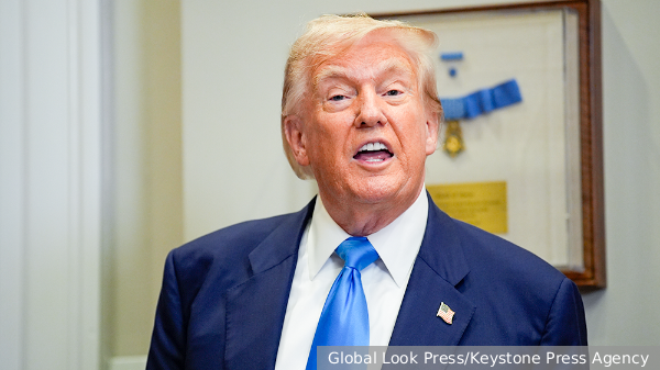  Трамп в резком тоне призвал Медведева «следить за словами»