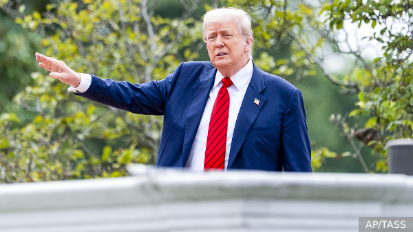 Коса Трампа движется навстречу камню