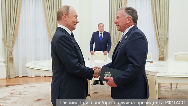 Ушаков дал характеристику переговорам Путина и Уиткоффа