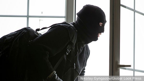 Появились подробности ограбления людьми в масках почты в Москве