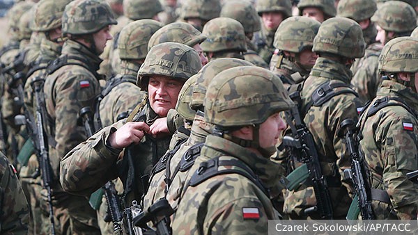 В Польше заявили о планах создать армию в 500 тыс. человек