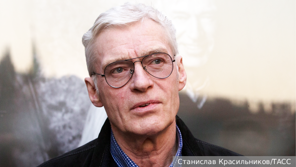 Актера Щербакова госпитализировали после падения