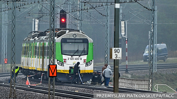 Tusk obtožil ukrajinske državljane za sabotaže na poljski železnici, Peskov pa izpostavil vpletenost Kijeva