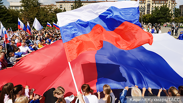 Общество: Государство объявило бой русофобии и бесконтрольной миграции