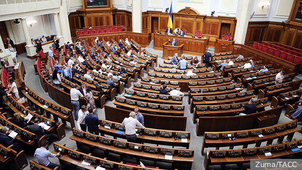 На Украине началась системная кампания по ослаблению власти Зеленского