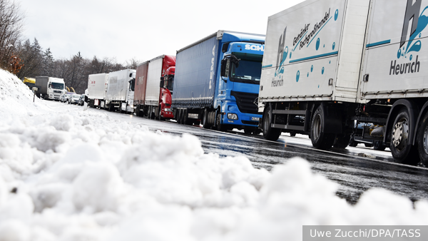 Почему Прибалтика все еще кормится торговлей с Россией