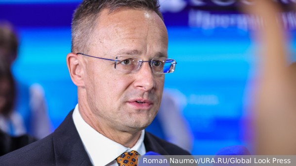 Венгрия не поверила в объяснения Украины о перевозке денег