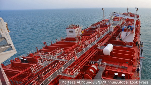 Иран объявил о мерах для прохода не связанных с США судов в Ормузском проливе