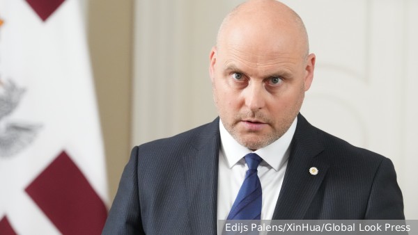 Премьер Латвии захотел разорвать торговые связи с Россией