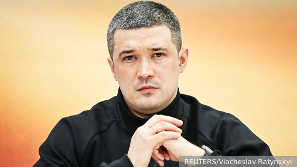 Зеленского втянули в битву генералов и «соросят»