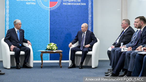 Токаев описал сотрудничество с Россией казахской пословицей