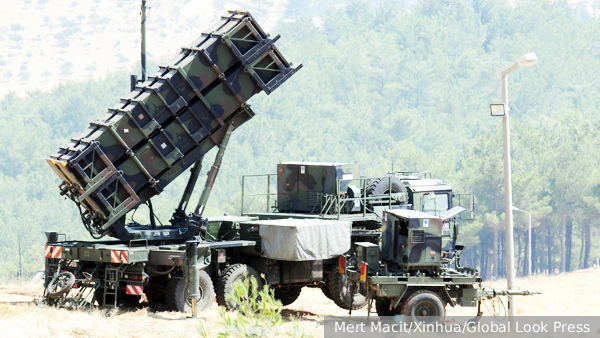 NYT: Дефицит ракет заставил США прекратить атаки на Иран