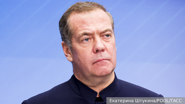 Медведев назвал условие сохранения России
