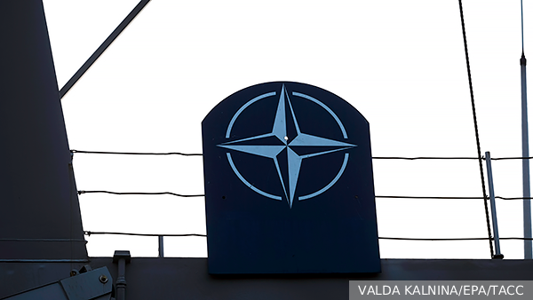 НАТО не смогло запустить схему передачи американского оружия на Украину