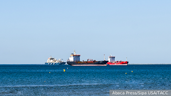 ВМС Италии перехватили нефтяной танкер под предлогом санкций Евросоюза