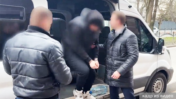 Агенты Киева пытались изменить вывеску в Крыму на украинский язык