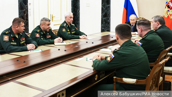 Путин назначил новых командующих группировками войск в зоне СВО