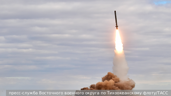 Жители Киева сняли удары «Искандеров» с кассетными боевыми частями