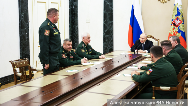 Эксперты: Путин усилил руководство Минобороны боевыми генералами