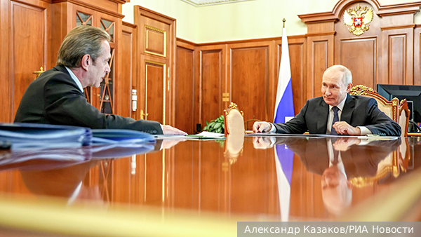Машков назвал Путину сроки представления новой стратегии развития театра России