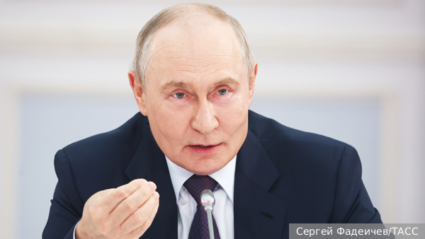 Путин призвал чиновников привыкнуть к постоянной критике