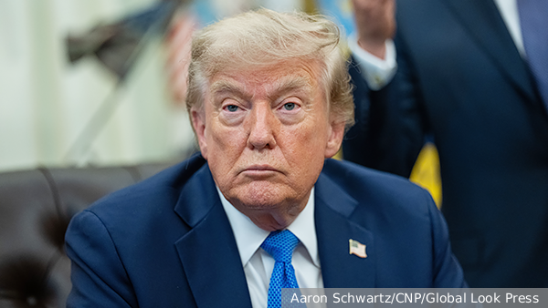 WP: Трампа тайно вывезли из самолета в Анкаре в грузовике с продуктами
