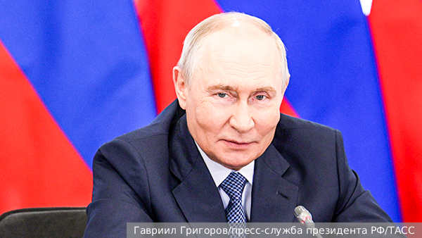 Путин в шутку сказал «Караул!» на на просьбу Ковальчука дополнить доклад
