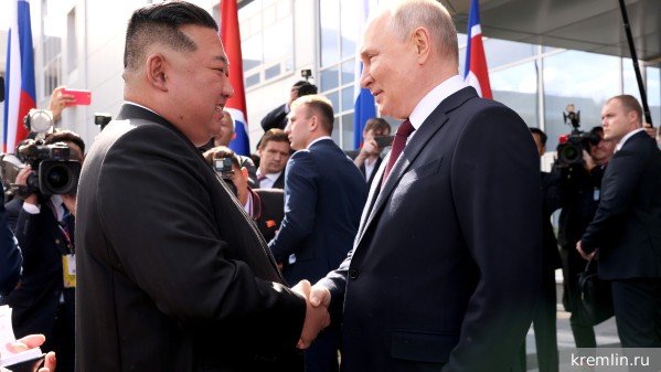 Ким Чен Ын получил поздравительные телеграммы от Путина и Медведева