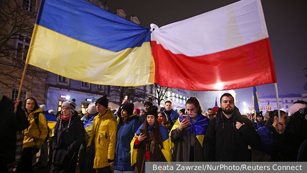 Поляки перевоспитывают украинцев кулаками
