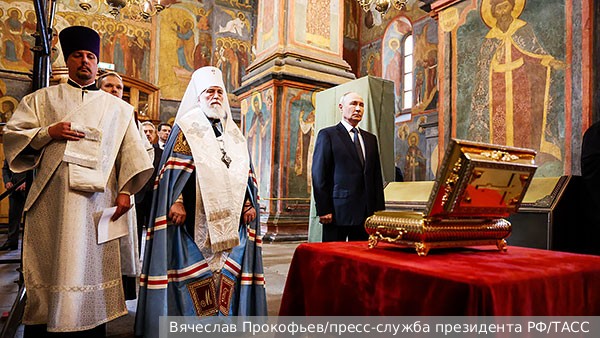 Путин назвал чудесным обретение мощей Дмитрия Донского